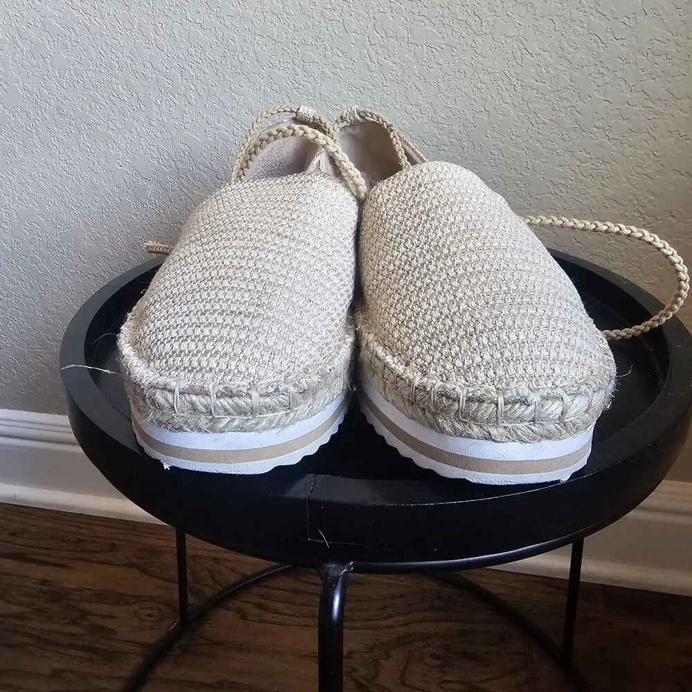 JLO Larenn Gold Espadrille Platform Gladiator Sandals Slip-On Size 8.5 Summer
